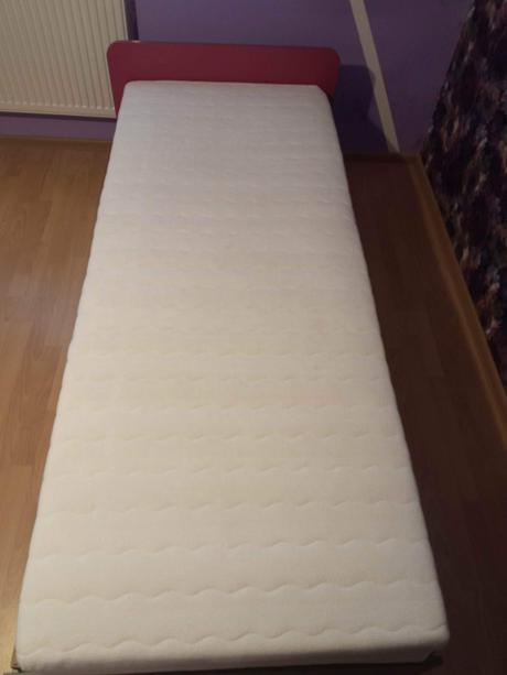 Posteľ, šírka (cm): 90,dĺžka (cm): 200