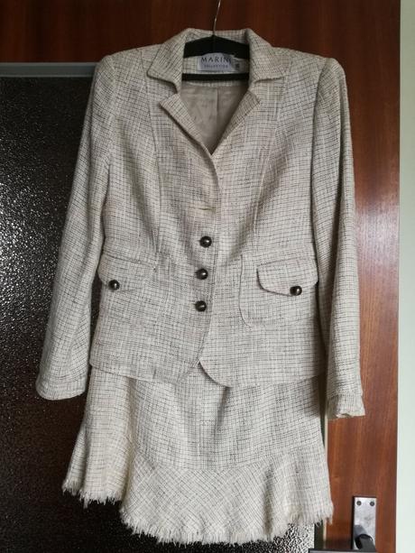 Značkový kostým, m