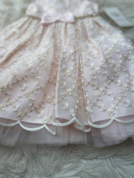 Šaty nové na 3 ročky, 