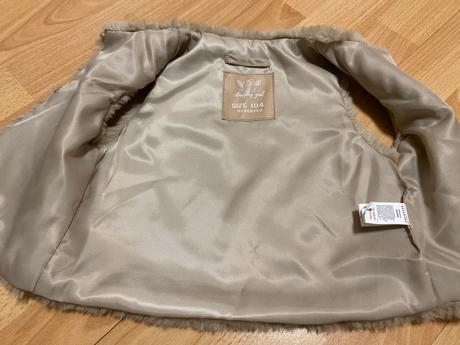 Chlpatá vesta, reserved,104