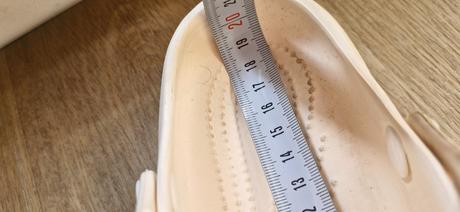 "crocsy" s ozdobami, 32