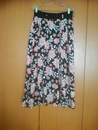 Sukňa s vreckami, 40