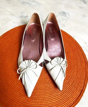 Nízke spoločenské lodičky, 38