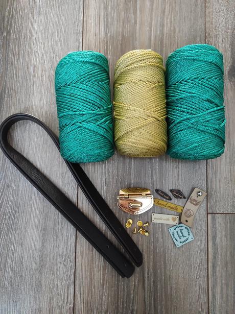 Sada na hackovanu kabelku smaragdovo zelena so zla,