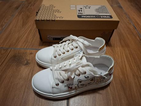 Predám koženkové tenisky baťa veľ.32, baťa,32