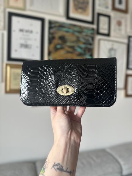 Čierna elegantná kabelka,