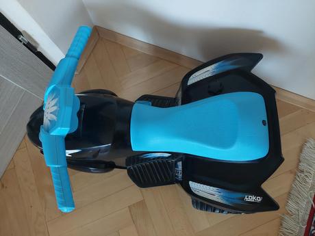 Predám elektrickú motorku na nabíjanie a kolobežku, 