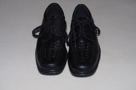 Chlapčenské spoločenské topánky, 33