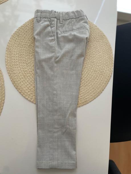 Elegantné nohavice s pukmi, 98