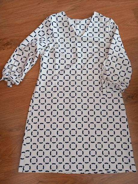 Šaty bielo modré, 42