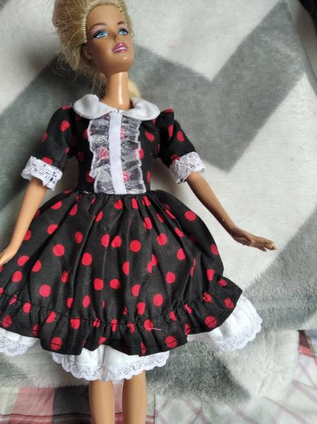 Šaty pre barbie babiku,