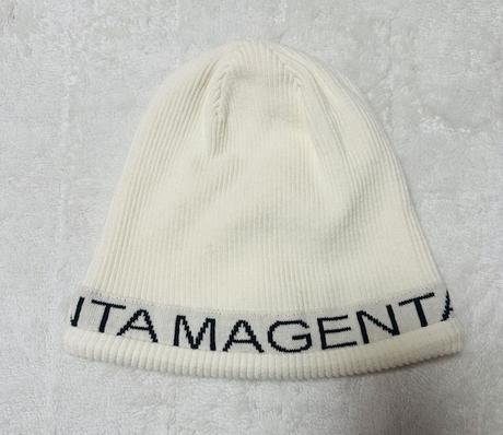 Krémová čiapka s nápisom zn. magenta, m