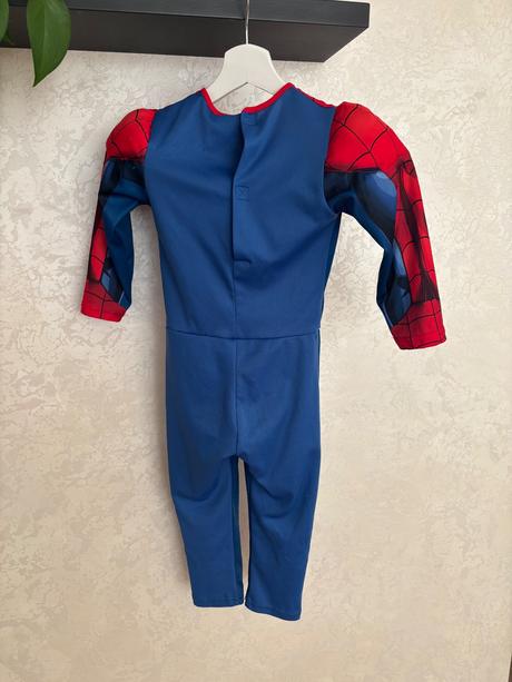 Kostym spiderman velkost 104, 