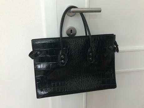 Damska elegantná kožená kabelka, 