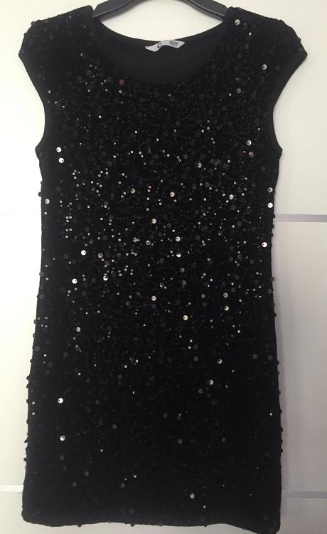 Trblietkavé zamatové šaty, 140