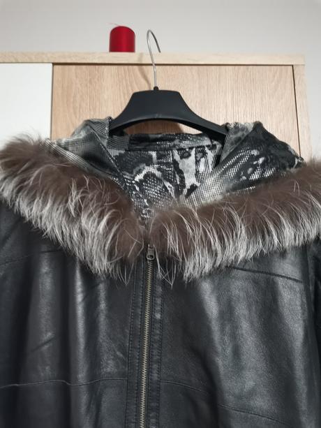Kožený kabátik, 48