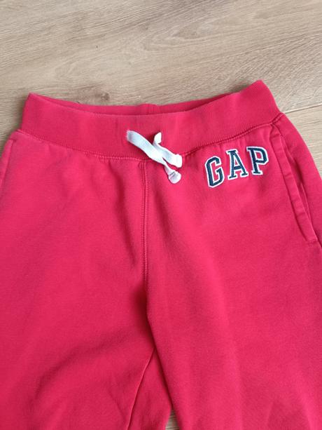 Cervene teplaky gap 140, gap,140