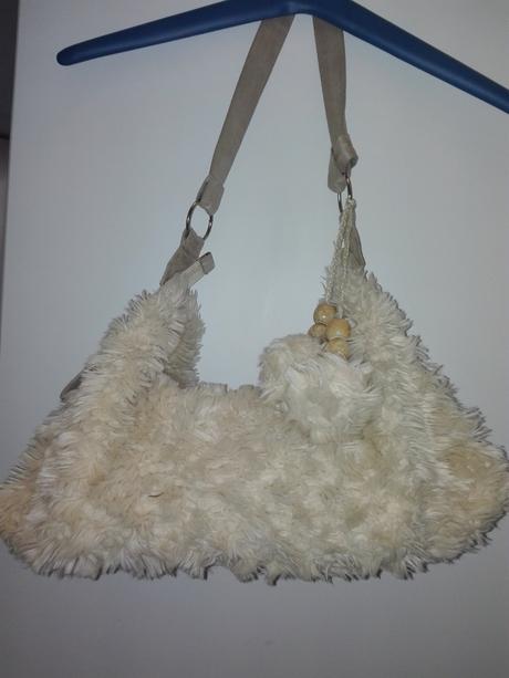 Kožušinová kabelka, 