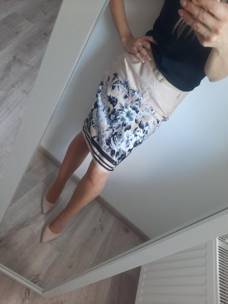 Kvalitná sukňa, 42