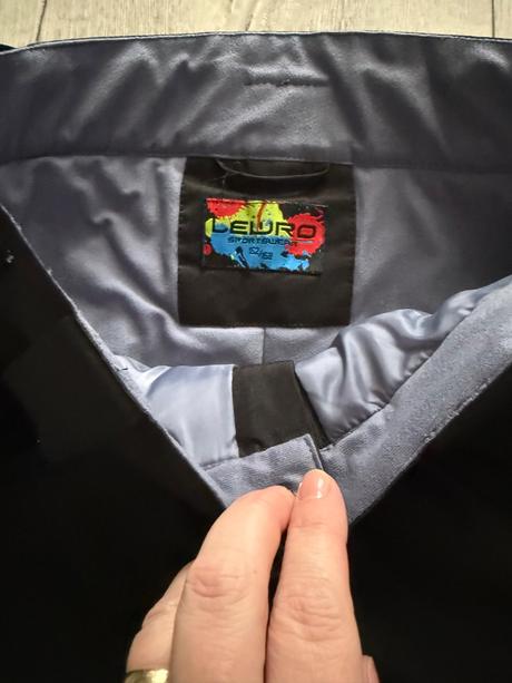 Oteplovačky lewro, lewro,152