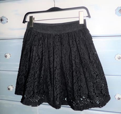 Krajková sukňa, m