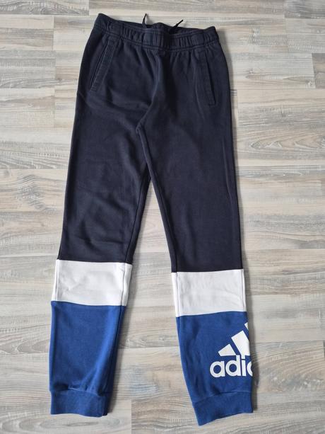 Pekné adidas tepláky - letné, adidas,152