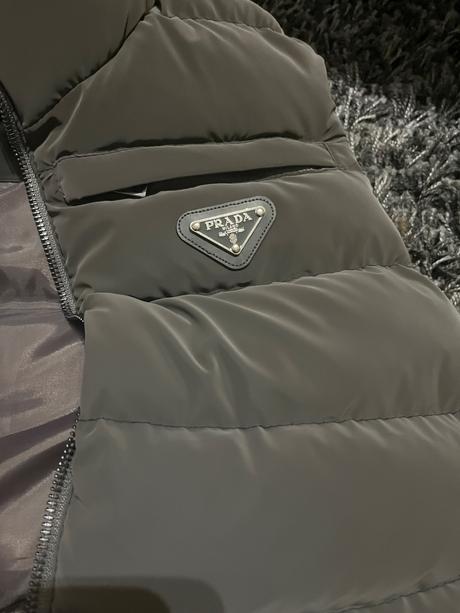 Prada vesta, prada,s