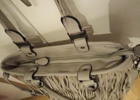 Kabelka so strapcami,