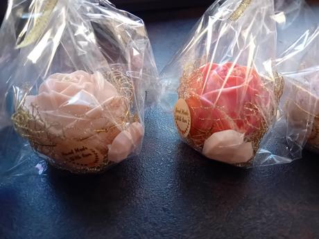 Veľká mydlová ruža v celofáne, 