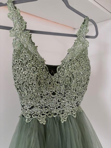 Plesové šaty krátke, s