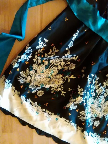 Letné šaty s maslou, l