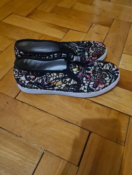 Farebne topanky so sietkou, 36