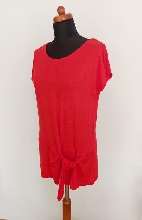 Dlhšie červené tričko s uzlíkom, m