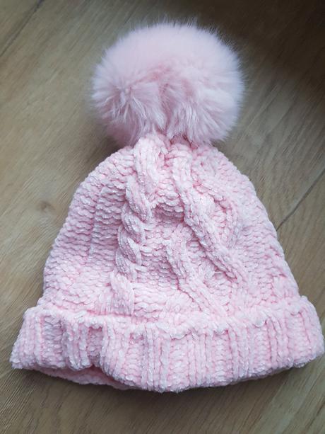 Zimna hruba ciapka 62, 62