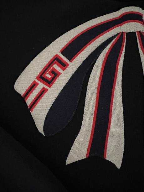 Gucci  suprava stala 2400 eur, xs