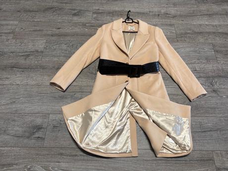 Kvalitny damsky kabat s opaskom zn. fracomina, fracomina,l