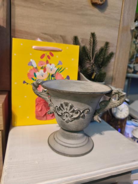 Dekorácia kovový kalich,