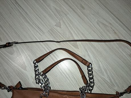 Velka kabelka bata, baťa