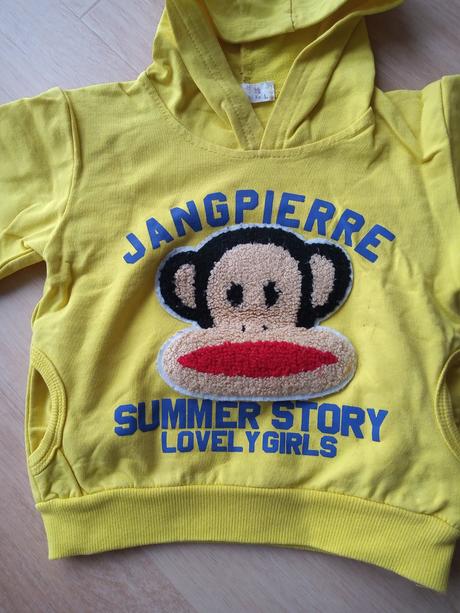 Žltá mikina s kapucňou, 92