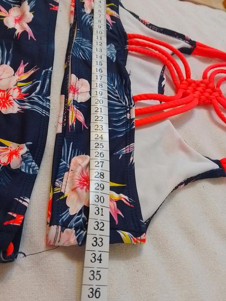 Dvojdielne plavky, 146