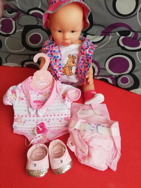 Bábika s prislusenstvom, 