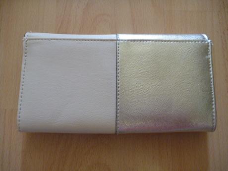 Peňaženka, atmosphere