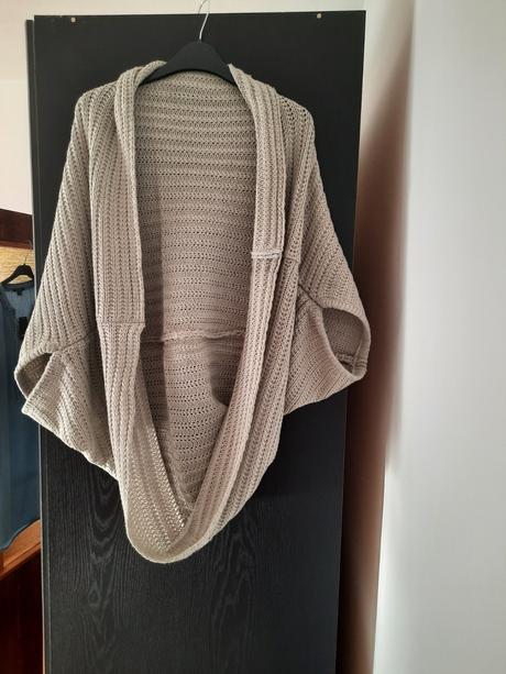 Dámsky pletený kardigan,