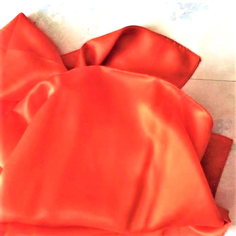 Saténová šatka, l