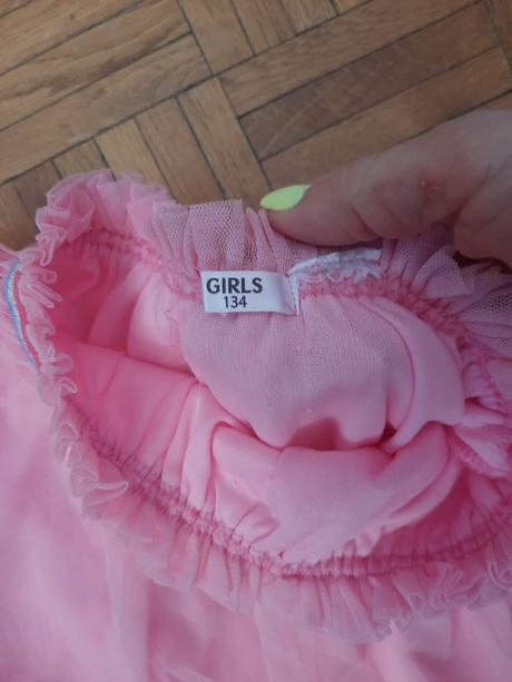 Dievčenská sukňa, 134