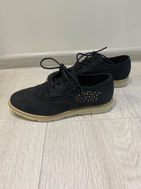 Dámske perforované topánky, 37