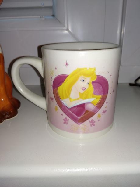 Šálka disney šípková ruženka,
