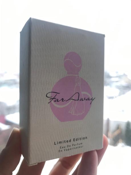 Parfém faraway, 