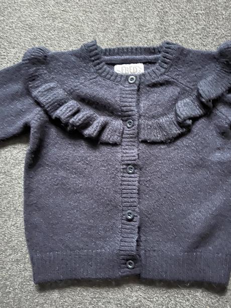 Svetrik na gombíky, f&f,86