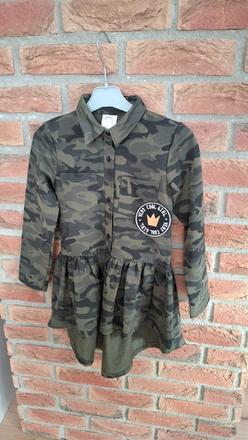 Maskáčové šaty, 116